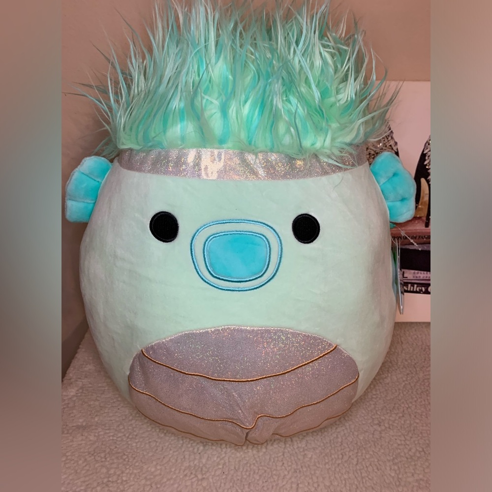 NWT Hernan Squishmallow